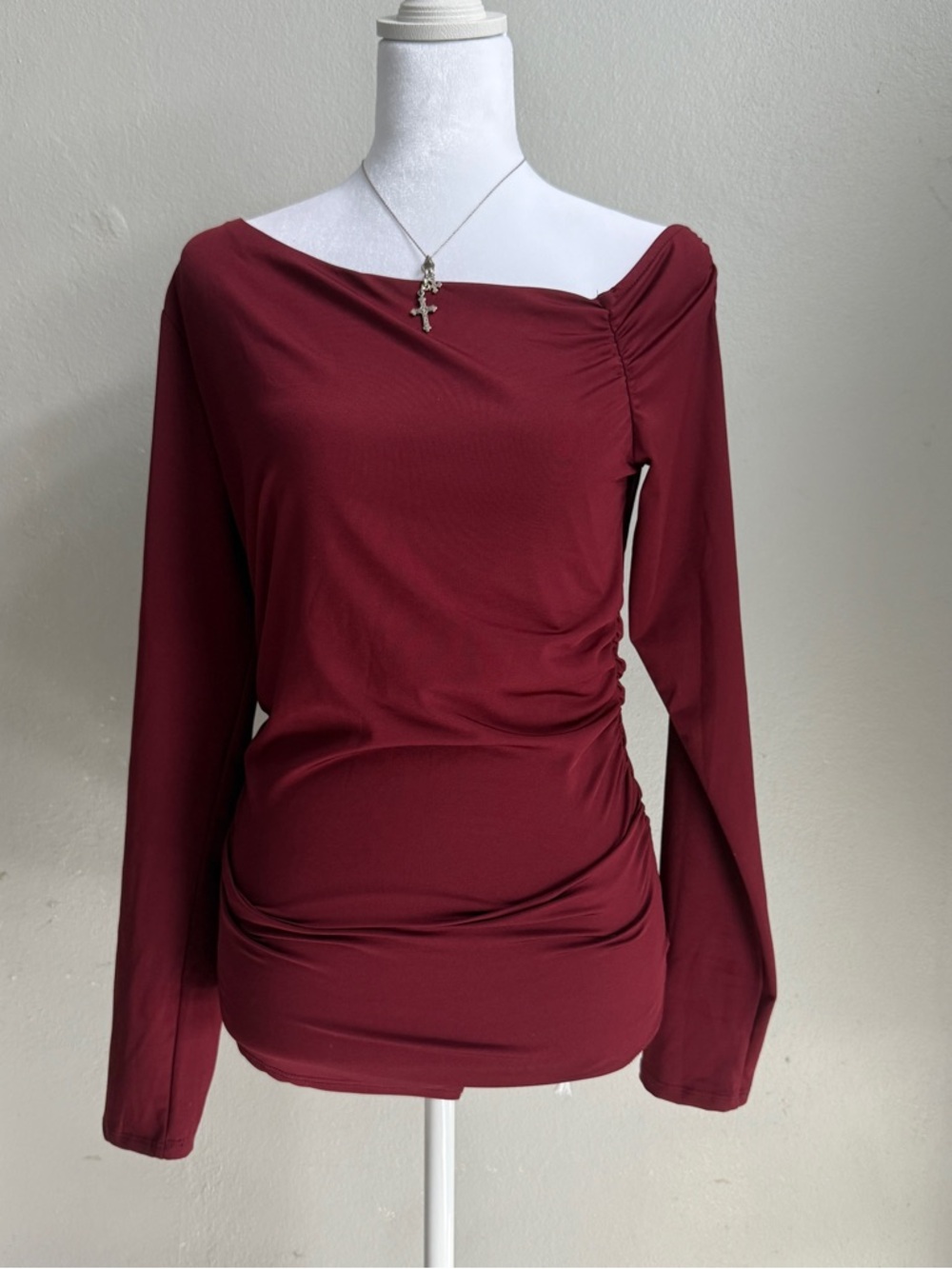 gaze Off-Shoulder Long Sleeve Bodysuit in Burgundy